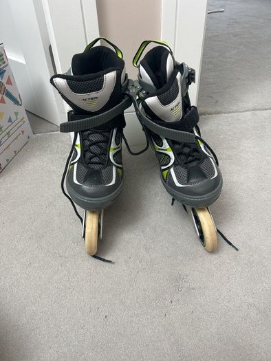 Roller blades
