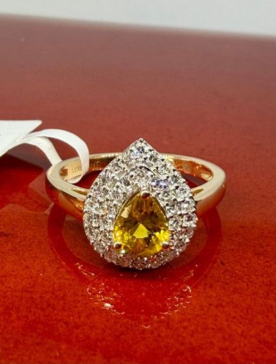 Gold Luxuriant 9K Yellow Gold AAA Loop Clean Chantaburi Yellow Sapphire & Lab Grown Diamond