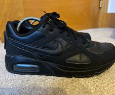 Nike Air Max Ivo Leather Trainers UK 6