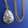 A nicely made and attractive BLUE FLOWER drop pendant with neck chain Image 4