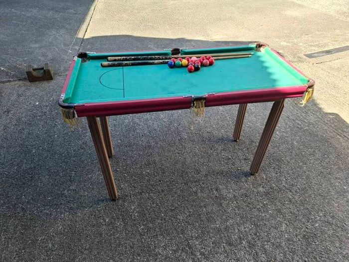 kids pool/snooker table