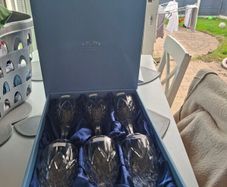 6 Newbridge wine glasses