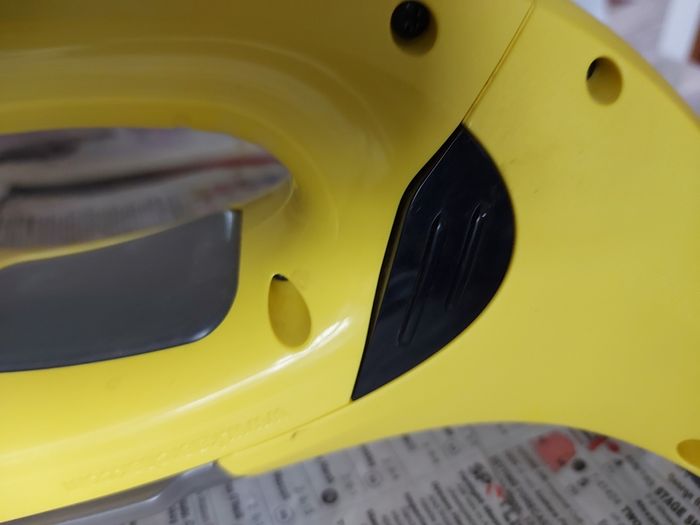 KARCHER Portable screen washer, in excellent condition, missing the the charger power supply