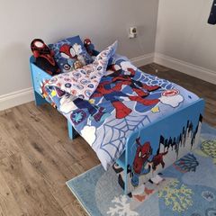 Spiderman toddler bed with bedding