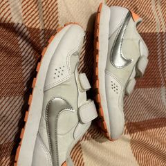 Girls nike runners UK 2