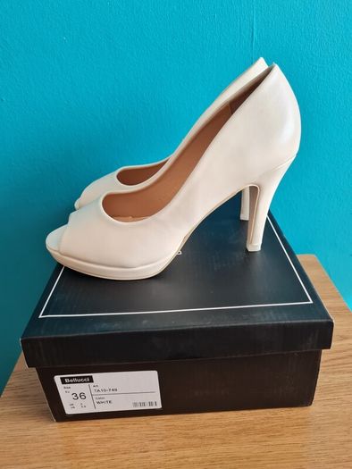 Brand New in original box BELLUCCI Ivory/white peep-toe shoes - size IE 3 / EU 36