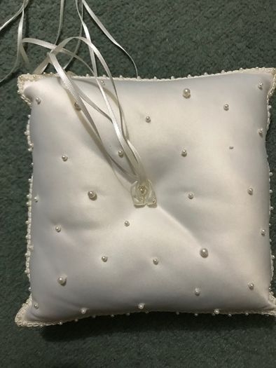 Wedding  Ring  Pillow