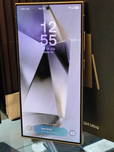 Samsung Galaxy S24 Ultra - 256GB / 12GB - Dual Sim Unlocked, Titanium Gray