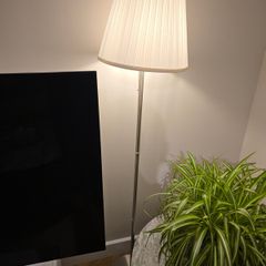Floor lamp