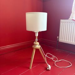 Table lamp