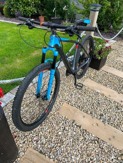 Cube carbon BIke
