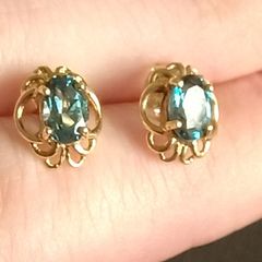 Solid 9ct gold topaz stud earrings