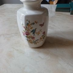 Wicklow Vale  Ireland Bird & Butterfly Pattern Vase.