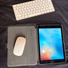 iPad Air 2 (64GB) + Magic Keyboard & Mouse 2