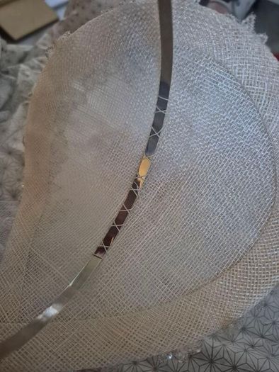Fascinator wedding. Handmade by Fiona Rafter