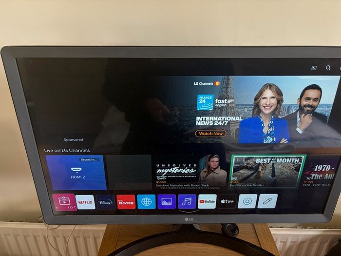 LG 28 inch Smart Tv