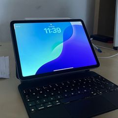 iPad Air 5th Gen 64GB + Magic Keyboard + Apple Pencil
