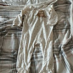 Girls new sleeping suit 9/12 mths