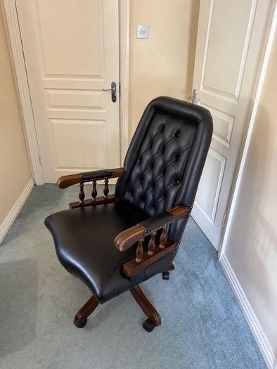Vintage Chesterfield Leather Executive Swivel Captain Chair