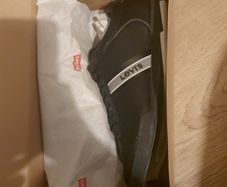 Original New boxed Levis leather shoes Size 10 UK 44 Eu