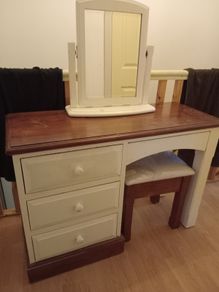 Dressing table