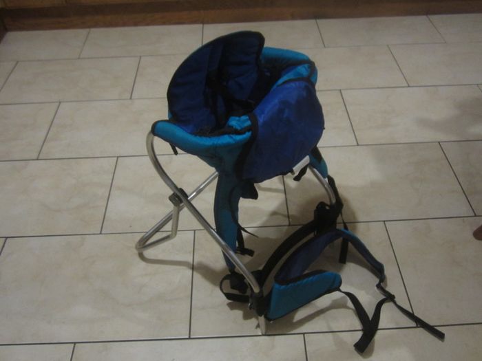 Baby Carrier....tomy Snugli