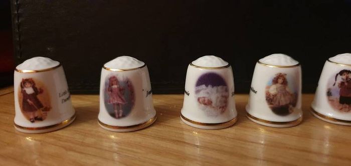 Mayfair Edition Thimble Collection wt Display Stand