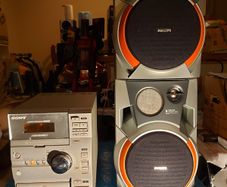 Sony Micro Hifi System Model CMT-CP1, Radio, CD and Tape with Two Philips Speakers Model FWB-C355-01 in excellent condition
