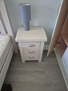 2 bedside tables