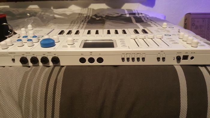 Kiviak WOFI - Sampler keyboard & Granular Synth