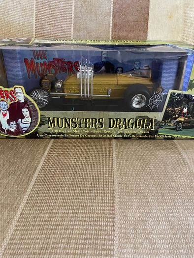 Munsters Dracula  1:18