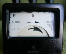 Vintage Siemens & Halske Drehfeld-Richtungsanzeiger, which is a German three-phase rotary field indicator