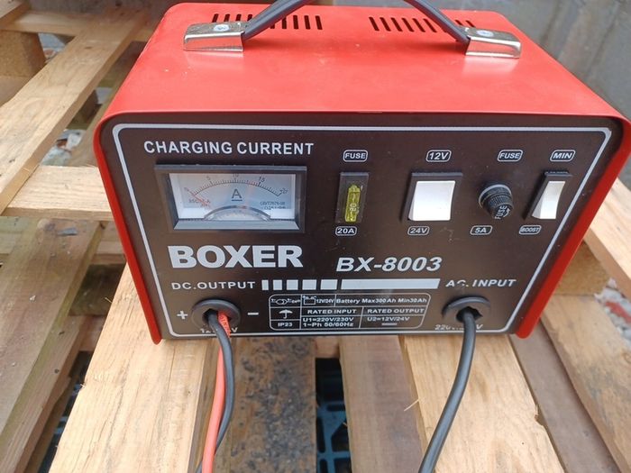 12v/24v 230v Battery Charger