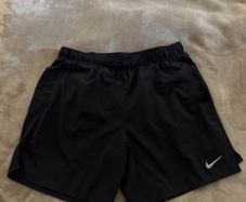 Nike shorts size L