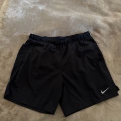Nike shorts size L