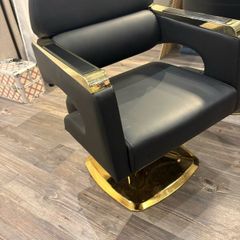 Hairdresser chair