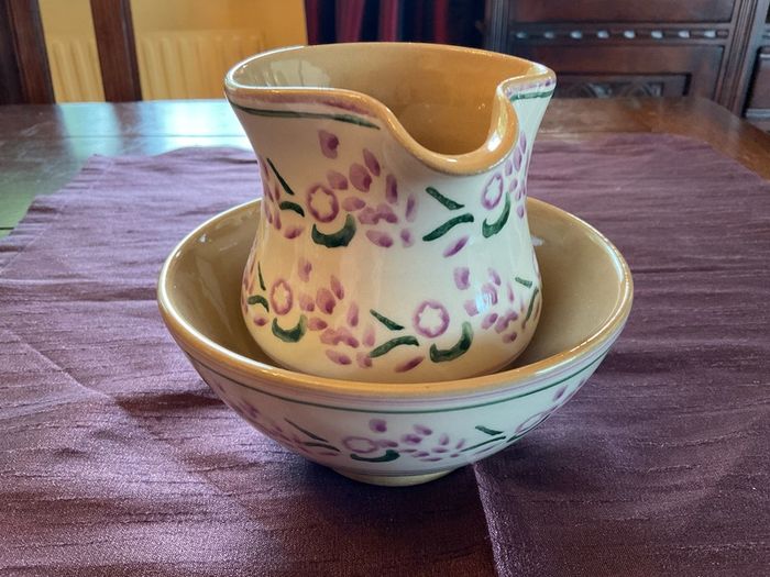 Nicholas Mosse Reduced Lavender creamer and sugar bowl set .