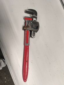 pipe wrench
