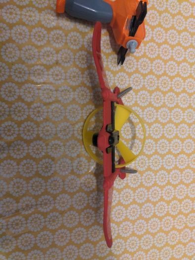 Gun drawstring powered launcher plane