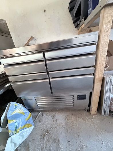 Infrico Commercial 4-Drawer Under-Counter Fridge