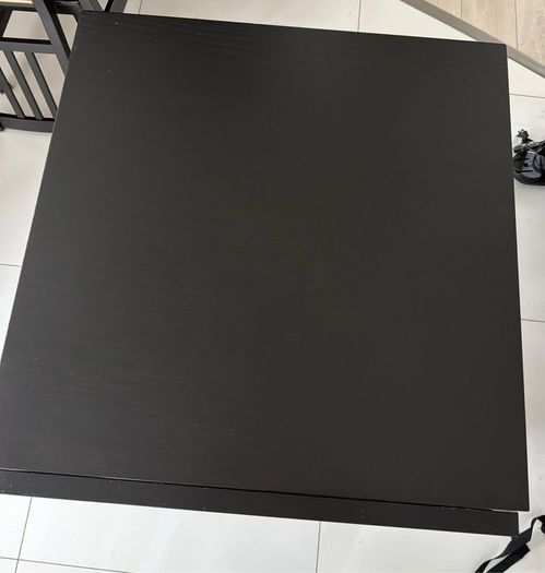 Kitchen table & 3 chairs (extends)