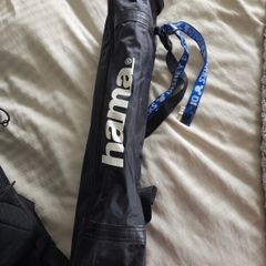 Digital camera tripod