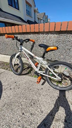 kids bike carrera 16 inch