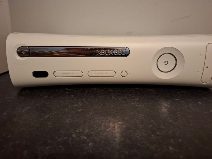 Xbox 360 & Nitendo Wii Bundle