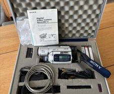 Sony Digital 8 Video Camera DCR-TRV420E