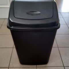 BN 60 litre black kitchen swing bin..