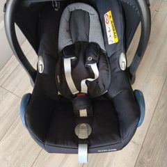 Newborn car seat and IsoFix