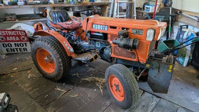 Kubota Tractor B6100 (1982)