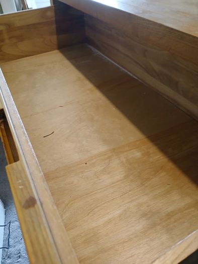 Chest of Drawers. Solid Oak