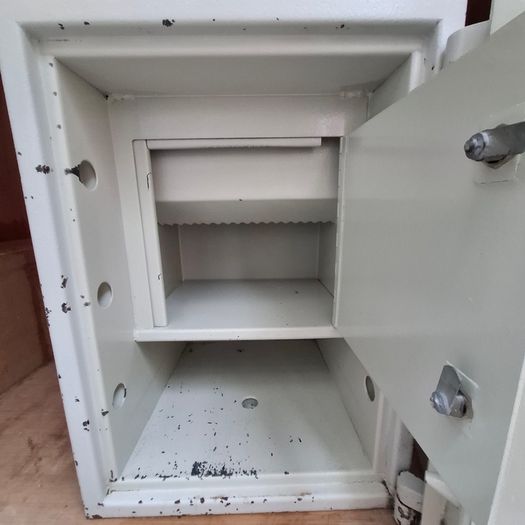 safe with drop box